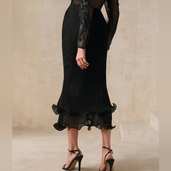 Black Bodycon Mermaids Ruffle Skirt - Picture 2 of 4